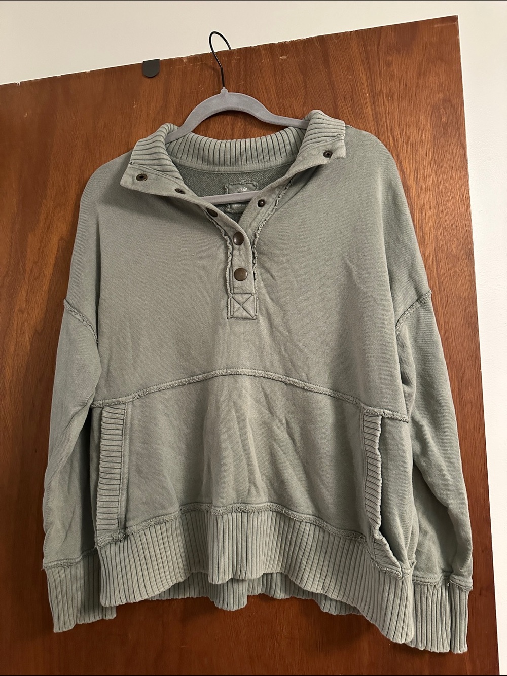 aerie oversized Sage Green Pullover Snap-Button Collar Pullover Size Small